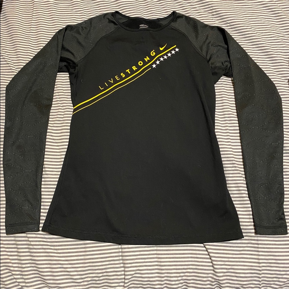 Nike top